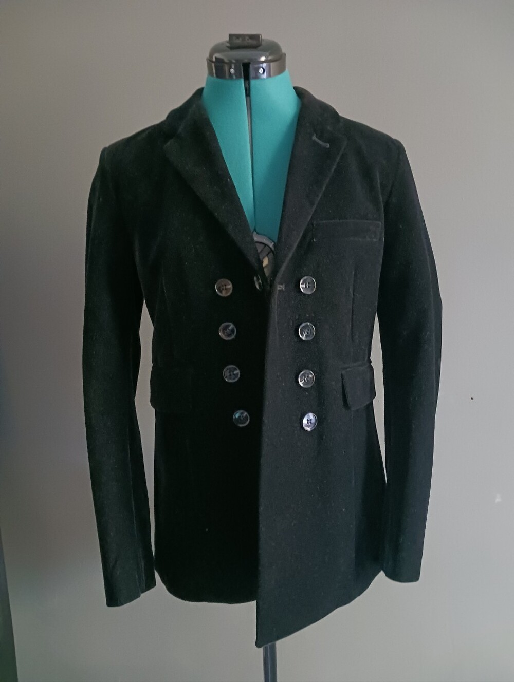 Sain Laurent Men's Or Womens ?? Black Double-Breasted  Velvet Blazer, Jacket